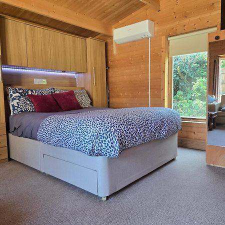 Secret Hythe, Sea Views Town Location 2Km Eurotunnel Apartment ไฮต์ ภายนอก รูปภาพ